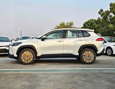 Toyota Corolla Cross GLI HYBRID /1.8L  A/T / FULL OPTION / SUNROOF, LEATHER/ 17" ALLOY WHEELS/CODE#XLE-3