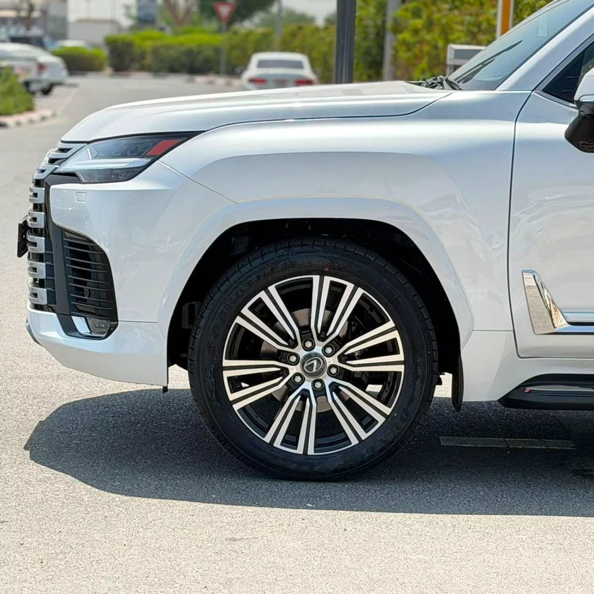 Lexus LX600 SIGNATURE LEXUS LX600 25 SPEAKRS SIGNATURE AL FUTTAIM SPECS 2026-3-0