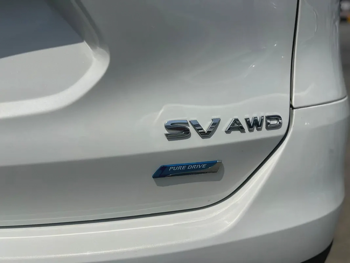 NISSAN ROGUE SV-6-6