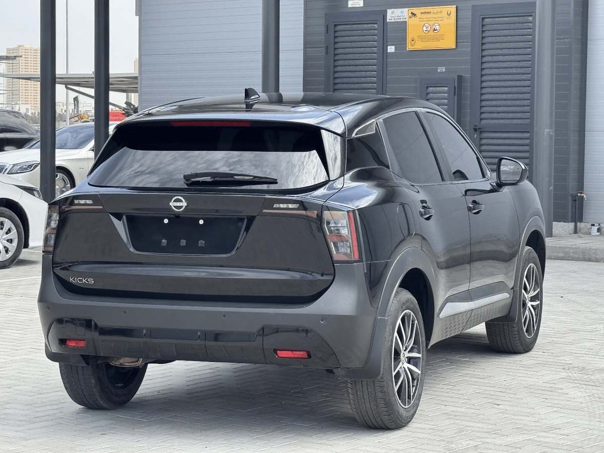 Nissan Kicks SV-4-0