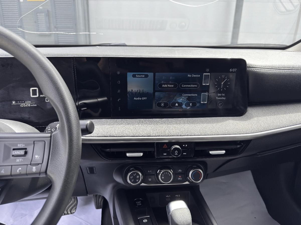 Nissan Kicks SV-6-0