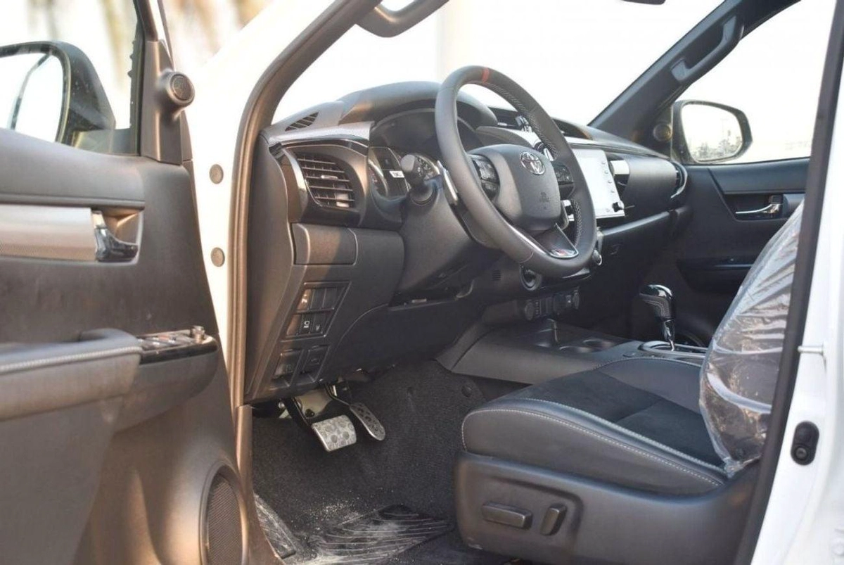 Toyota Hilux GR SPORT HILUX GR 4.0L 2024-8-8