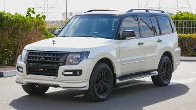 MITSUBISHI PAJERO 2020!! SIGNATURE CONDITION!! GCC SPECS!! WELL MAINTAINED!! 3.8 V6-1