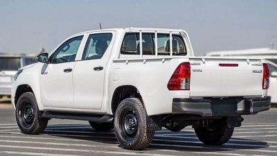 Toyota Hilux GL TOYOTA HILUX MID OPTION 2.4L DIESEL 2025 FOR EXPORT ONLY-3