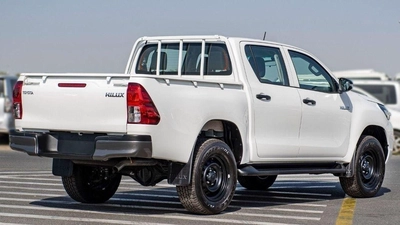 Toyota Hilux GL TOYOTA HILUX MID OPTION 2.4L DIESEL 2025 FOR EXPORT ONLY-5