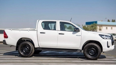 Toyota Hilux GL TOYOTA HILUX MID OPTION 2.4L DIESEL 2025 FOR EXPORT ONLY-6