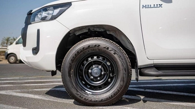 Toyota Hilux GL TOYOTA HILUX MID OPTION 2.4L DIESEL 2025 FOR EXPORT ONLY-8