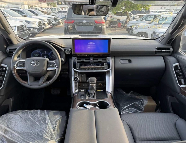 Toyota Land Cruiser TOYOTA LANDCRUISER HIGH OPTION || 3.5L TWIN TUBRO 2026 || only for Africa