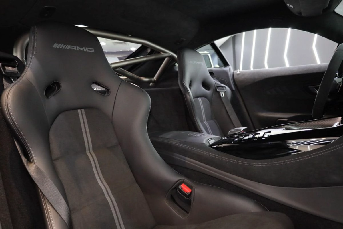 Mercedes-Benz AMG GT Black Series-4-4
