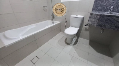 Chiller free luxurious huge 2bhk with maid's room all amenities-9