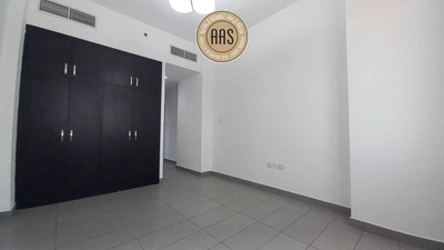 Chiller free luxurious huge 2bhk with maid's room all amenities-6