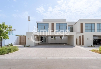 Luxury & Elegant | 4BR Townhouse | Prime Location-11