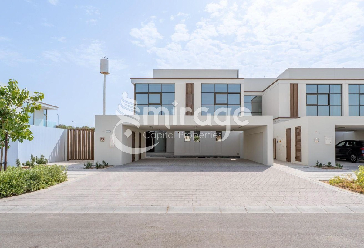 Luxury & Elegant | 4BR Townhouse | Prime Location