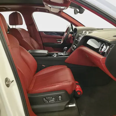 AED 4161 PM | BENTLEY BENTAYGA W12 2017 | WELL MAINTAINED | 1 YEAR WARRANTY | GCC-12