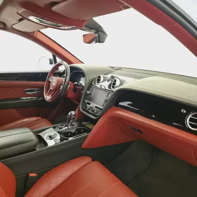 AED 4161 PM | BENTLEY BENTAYGA W12 2017 | WELL MAINTAINED | 1 YEAR WARRANTY | GCC-13