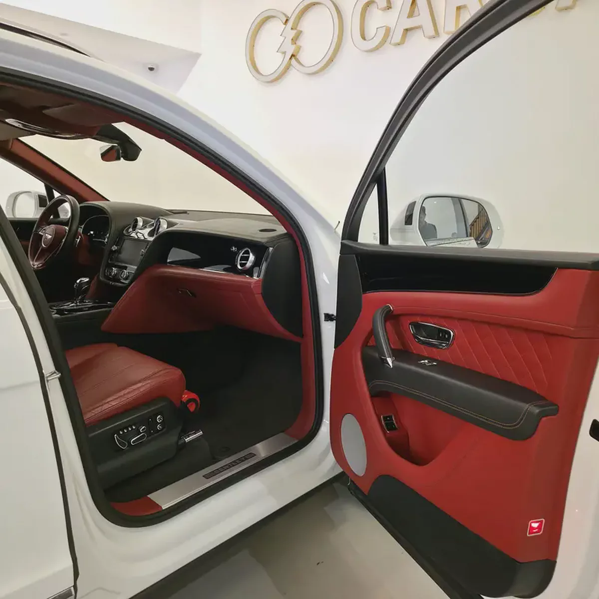 AED 4161 PM | BENTLEY BENTAYGA W12 2017 | WELL MAINTAINED | 1 YEAR WARRANTY | GCC-11-11