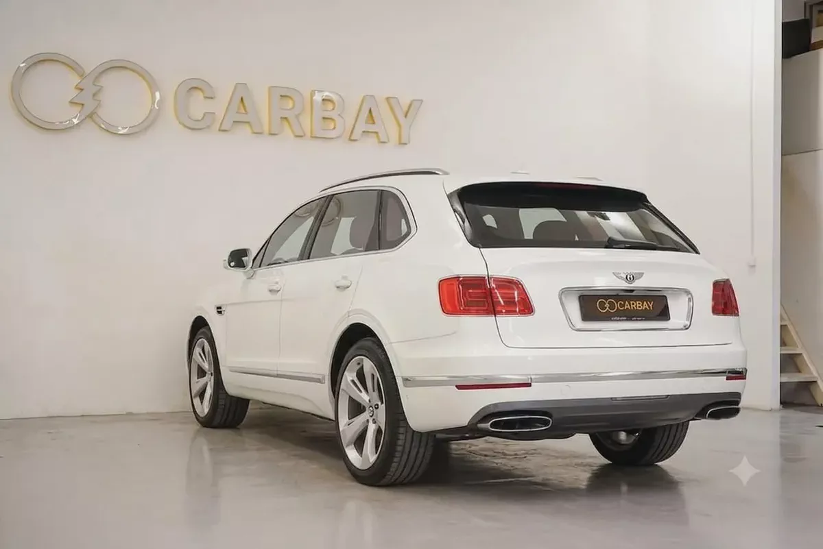 AED 4161 PM | BENTLEY BENTAYGA W12 2017 | WELL MAINTAINED | 1 YEAR WARRANTY | GCC-6-6