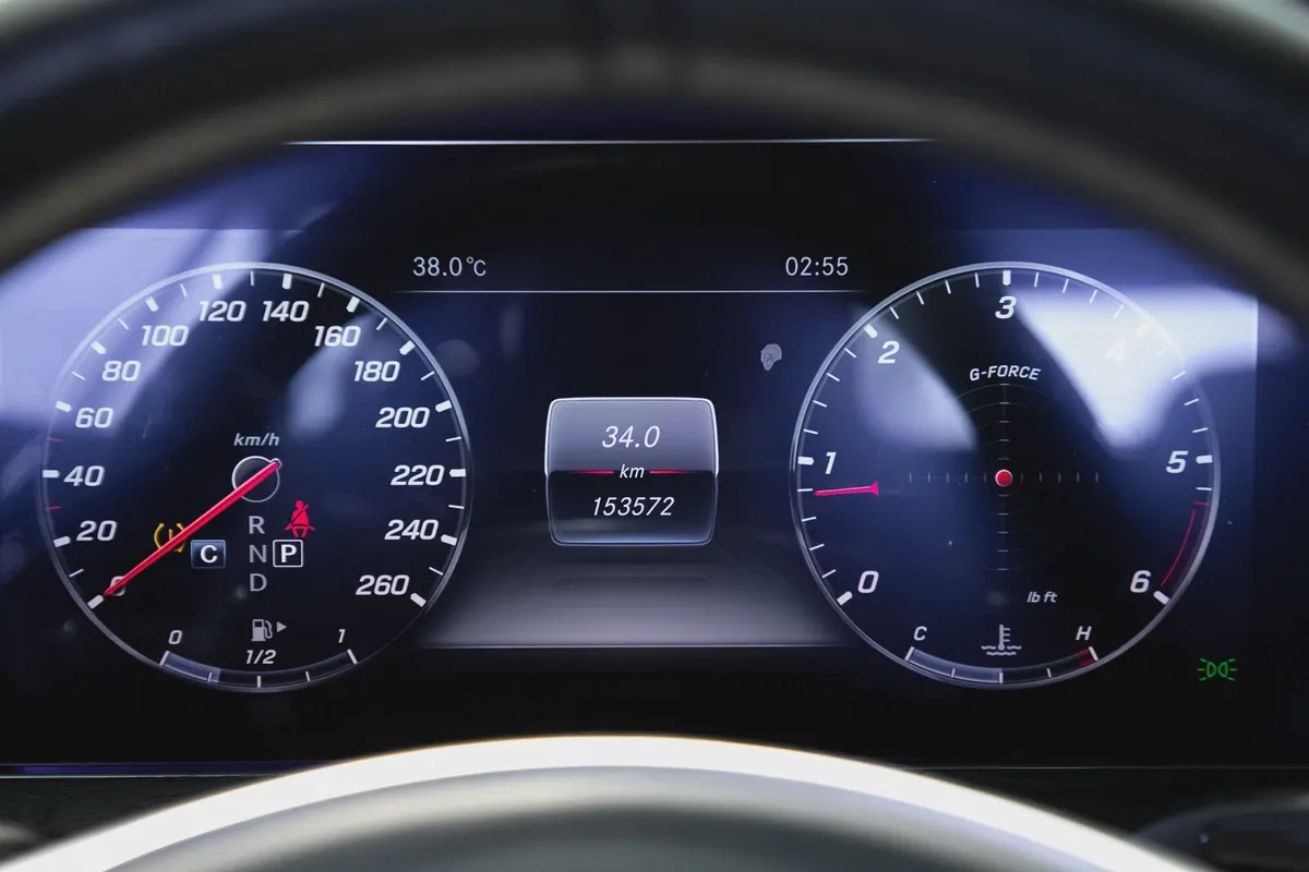 Mercedes-Benz E220d Coupe 2018 – Premium Comfort  Performance-13-13