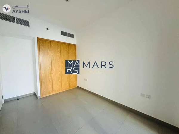 Spacious 1BHK with Balcony & Large Living Area!