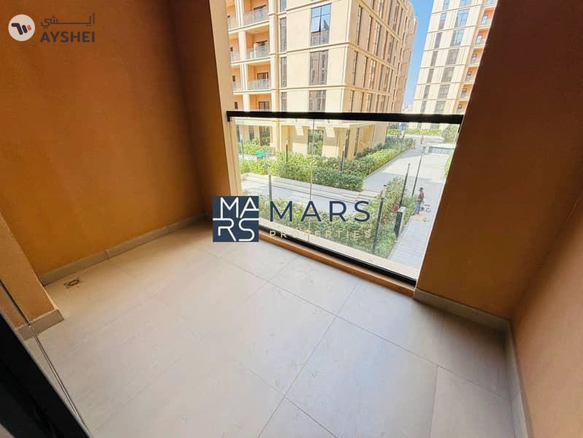 Spacious 1BHK with Balcony & Large Living Area!-2-2