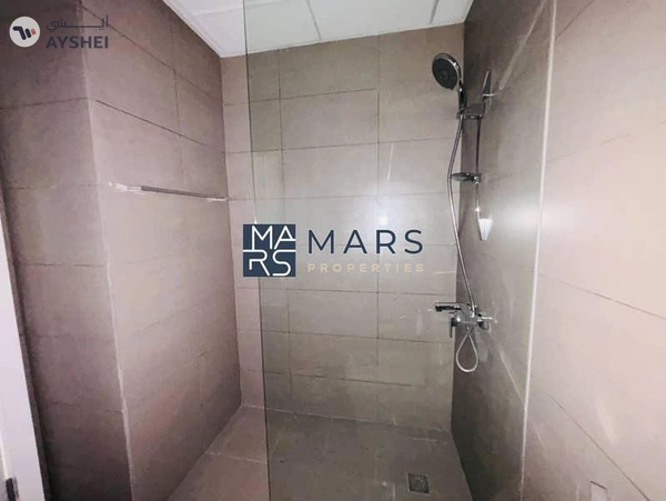 Spacious 1BHK with Balcony & Large Living Area!