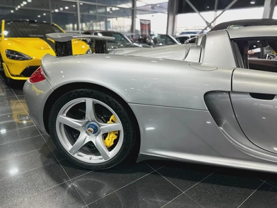 PORSCHE CARRERA GT, FULL SERVICE HISTORY, MAJOR SERVICE FROM AL NABOODAH,EXCELLENT CONDITION-10