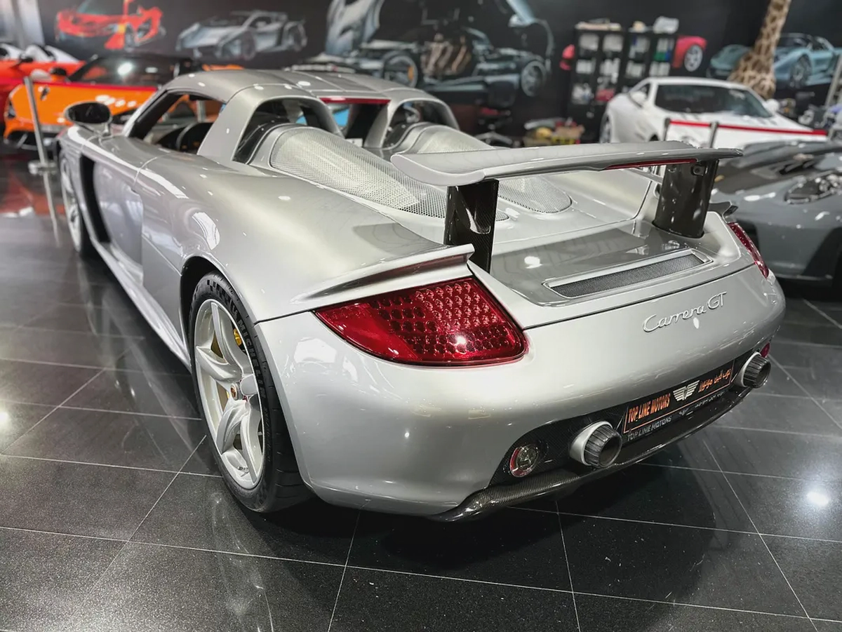 PORSCHE CARRERA GT, FULL SERVICE HISTORY, MAJOR SERVICE FROM AL NABOODAH,EXCELLENT CONDITION-12-12