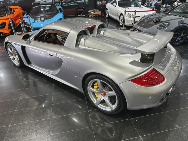 PORSCHE CARRERA GT, FULL SERVICE HISTORY, MAJOR SERVICE FROM AL NABOODAH,EXCELLENT CONDITION
