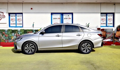 1030 EMI ON 0 DOWNPAYMENT 2023 TOYOTA YARIS NEW SHAPE- Silver Colour-13