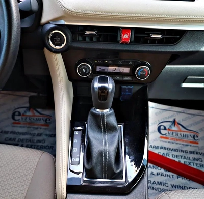 1030 EMI ON 0 DOWNPAYMENT 2023 TOYOTA YARIS NEW SHAPE- Silver Colour-15