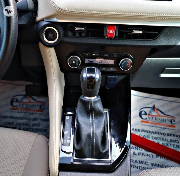 1030 EMI ON 0 DOWNPAYMENT 2023 TOYOTA YARIS NEW SHAPE- Silver Colour