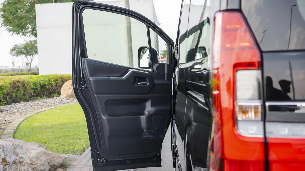 2024 Toyota Granvia – Spacious and Stylish Black Bus-8-8