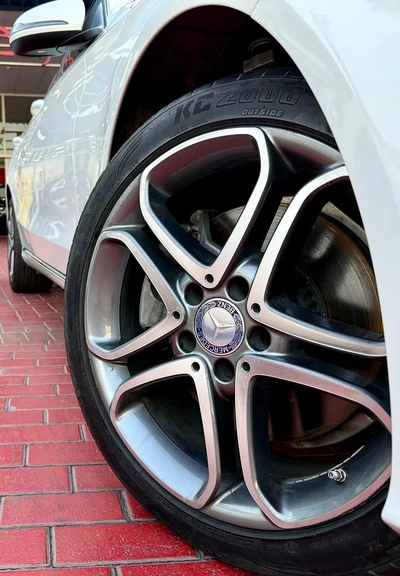 Mercedes-Benz C300 2019 - American Specs - Excellent Condition-9
