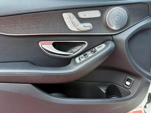 Mercedes-Benz C300 2019 - American Specs - Excellent Condition