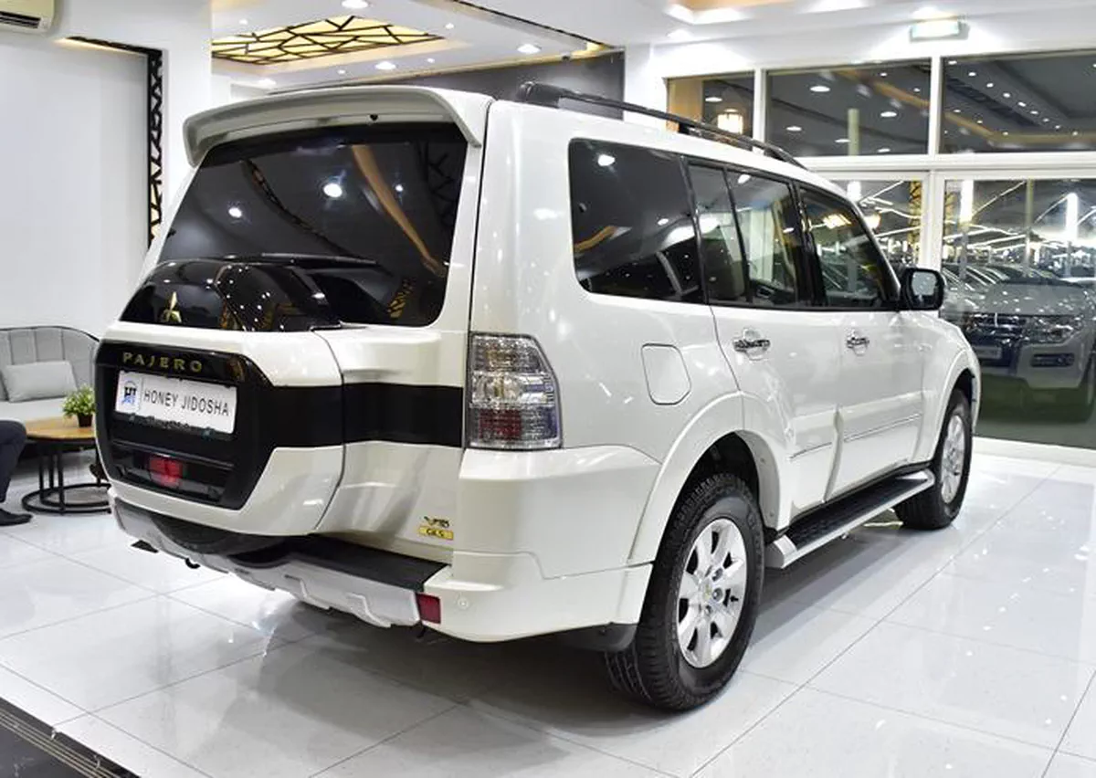 Mitsubishi Pajero GLS ( 2020 Model ) in White Color GCC Specs-4-4