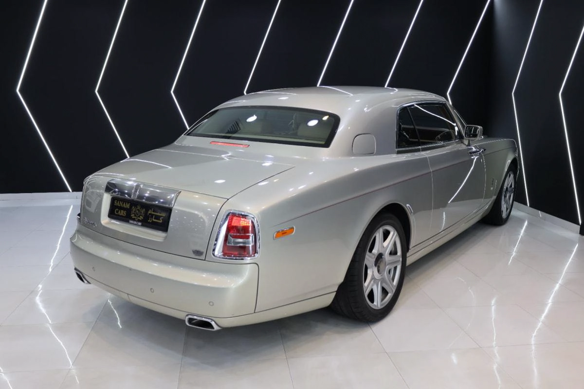 Rolls-Royce Phantom Coupe-1-1