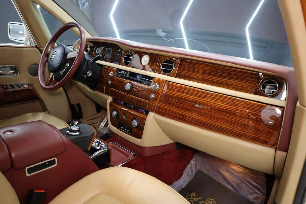 Rolls-Royce Phantom Coupe-4-4