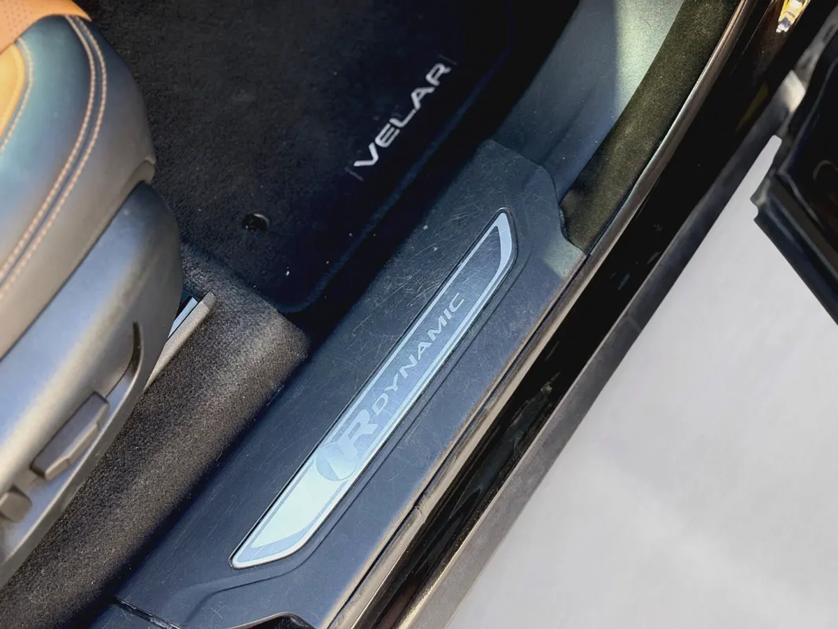 AED 2,090 P.M | 0% DOWN PAYMENT | RANGE ROVER VELAR P250 R-DYNAMIC SE | 2.0L TURBO | 2019 | GCC SPEC-15-15