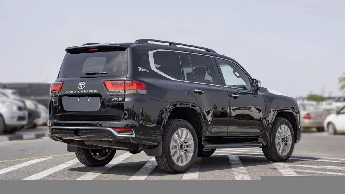 Toyota Land Cruiser VXR TWIN TURBO 3.5L-4-0