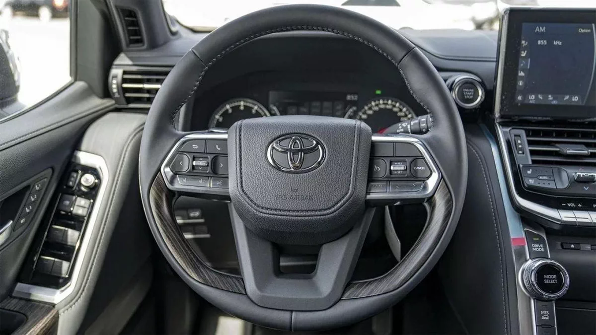 Toyota Land Cruiser VXR TWIN TURBO 3.5L-8-0