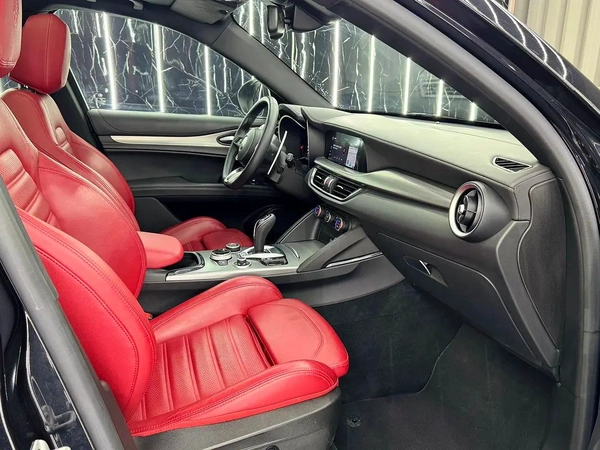Low Mileage | GCC | 7 Years Gargash Warranty and Service | Gargash Full Service History