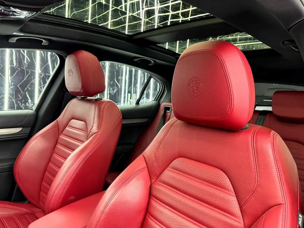 Low Mileage | GCC | 7 Years Gargash Warranty and Service | Gargash Full Service History