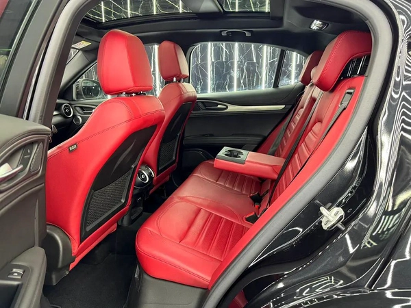 Low Mileage | GCC | 7 Years Gargash Warranty and Service | Gargash Full Service History