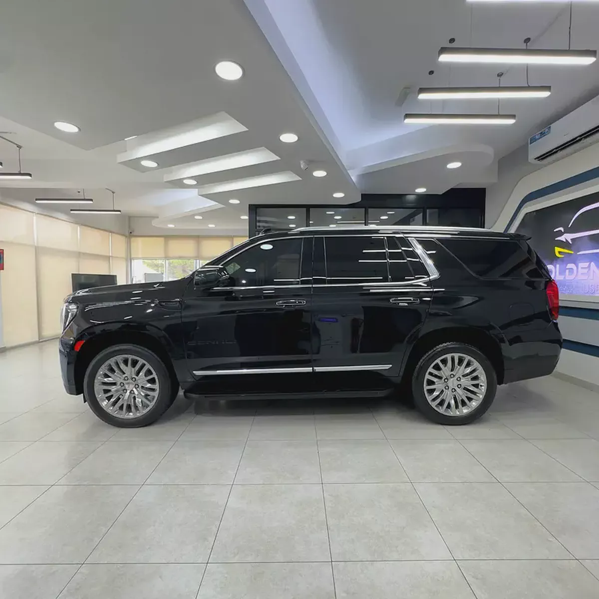 2023 GMC Yukon Denali-3-3