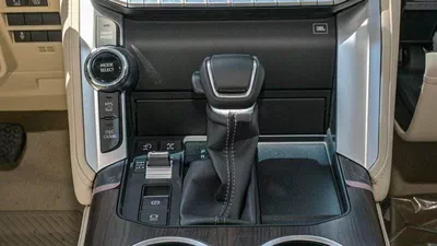 Toyota Land Cruiser VXR 3.3L-14