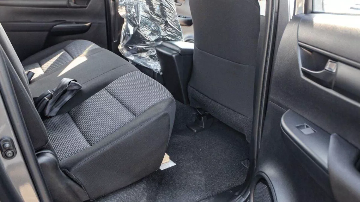 Toyota Hilux DLX TOYOTA HILUX 2.4L MED P.WINDO DIESEL 2023 0KM-14-0