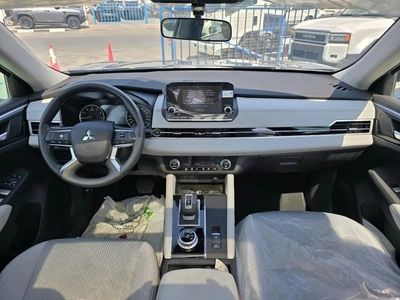 Mitsubishi Outlander MITSUBISHI OUTLANDER 2026 M-LINE-1