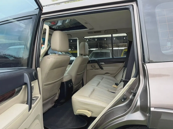 Mitsubishi Pajero GLS 2010 - GCC Specs - Reliable SUV
