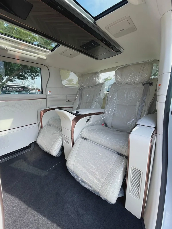 2026 Lexus Lm350 VIP Seats -- Where Business Class becomes First Class on wheels