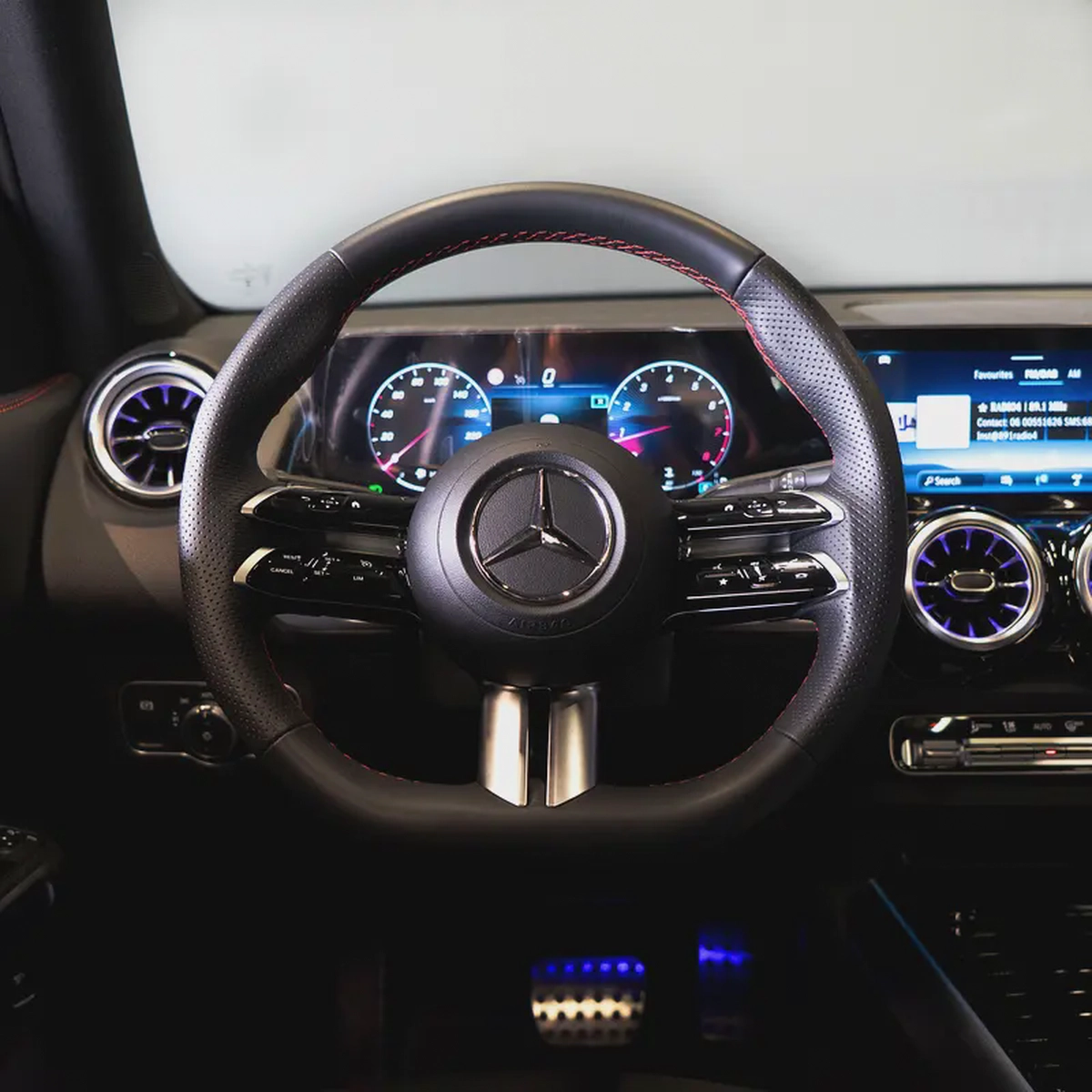 AED 3,544 P.M • 0% Downpayment • Mercedes-Benz GLB 200  • Agency Warranty-8-8